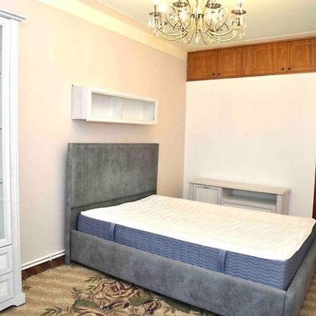 Family Apartment Near The Metro Γιερεβάν Εξωτερικό φωτογραφία